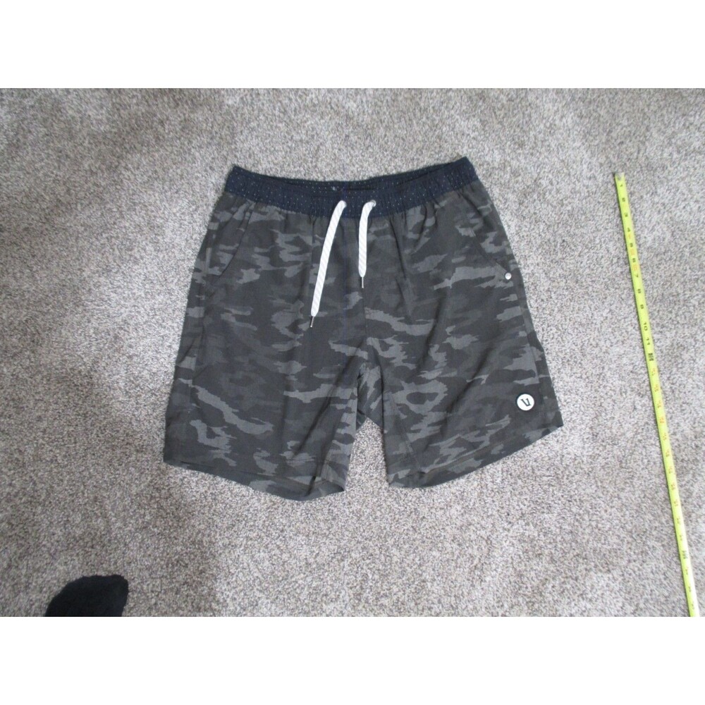 Vuori Kore Shorts Mens M/L Camo